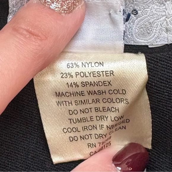 CALLAWAY Golf Skort Black Midi Mid Rise With Back Zip Black Size 8 - Picture 4 of 9